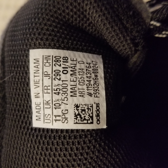 Shoes/Sneakers - Picture 6 of 7